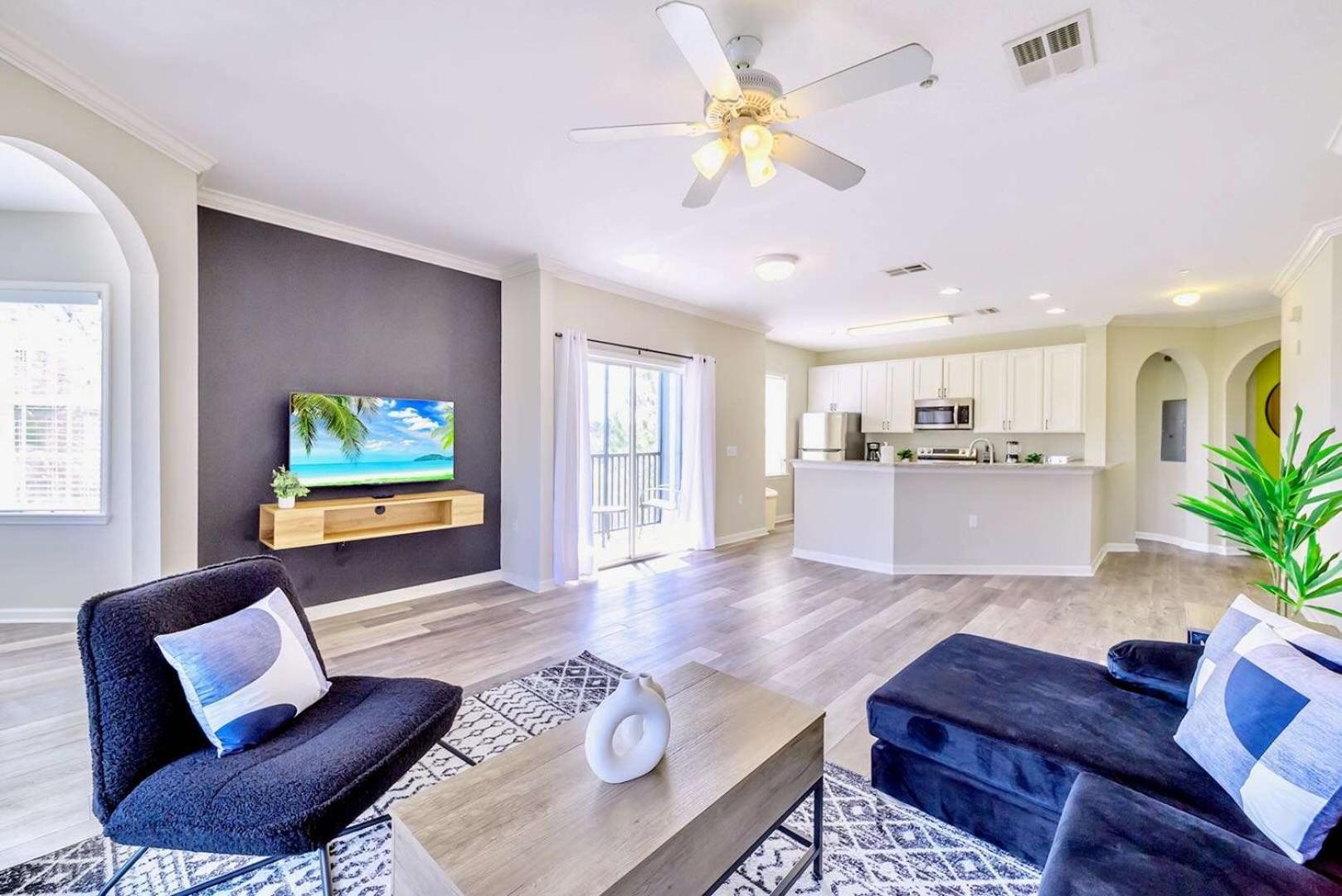 Cozy 2Br Condo - Private Balcony - Near Disney Ορλάντο Εξωτερικό φωτογραφία